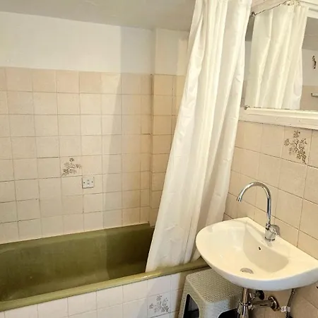 Retro Art And Mirrors Molos Apartman Limassol