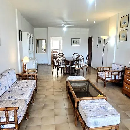 Lägenhet Retro Art And Mirrors Molos Limassol