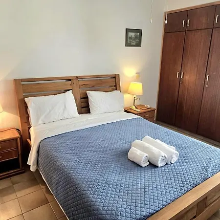 Retro Art And Mirrors Molos