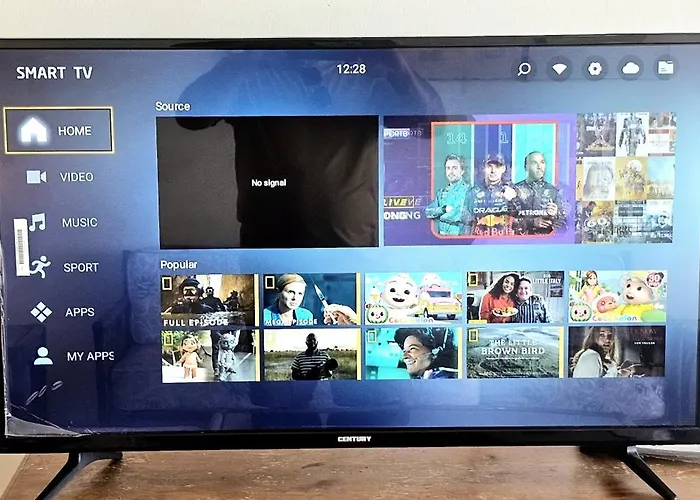 Retro Art And Mirrors Molos * リマソール