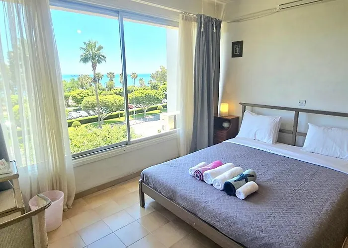 Lägenhet Retro Art And Mirrors Molos *